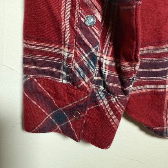 Kuhl Women's Red Maroon Plaid Shirt Popover Women's Size Medium Style# 8219 - Picture 9 of 16